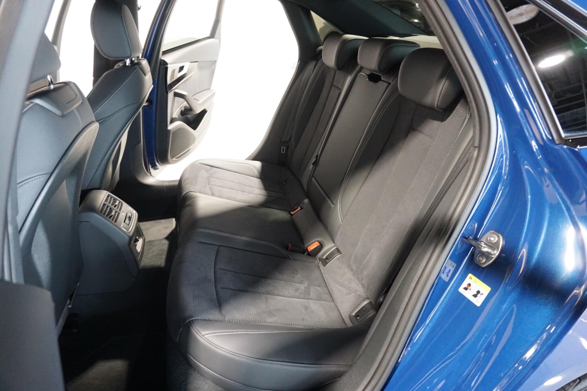 Audi A4 2.0 TDI 40 Black Edition Saloon 4dr Diesel S Tronic quattro Euro 6 (s/s) (204 ps)